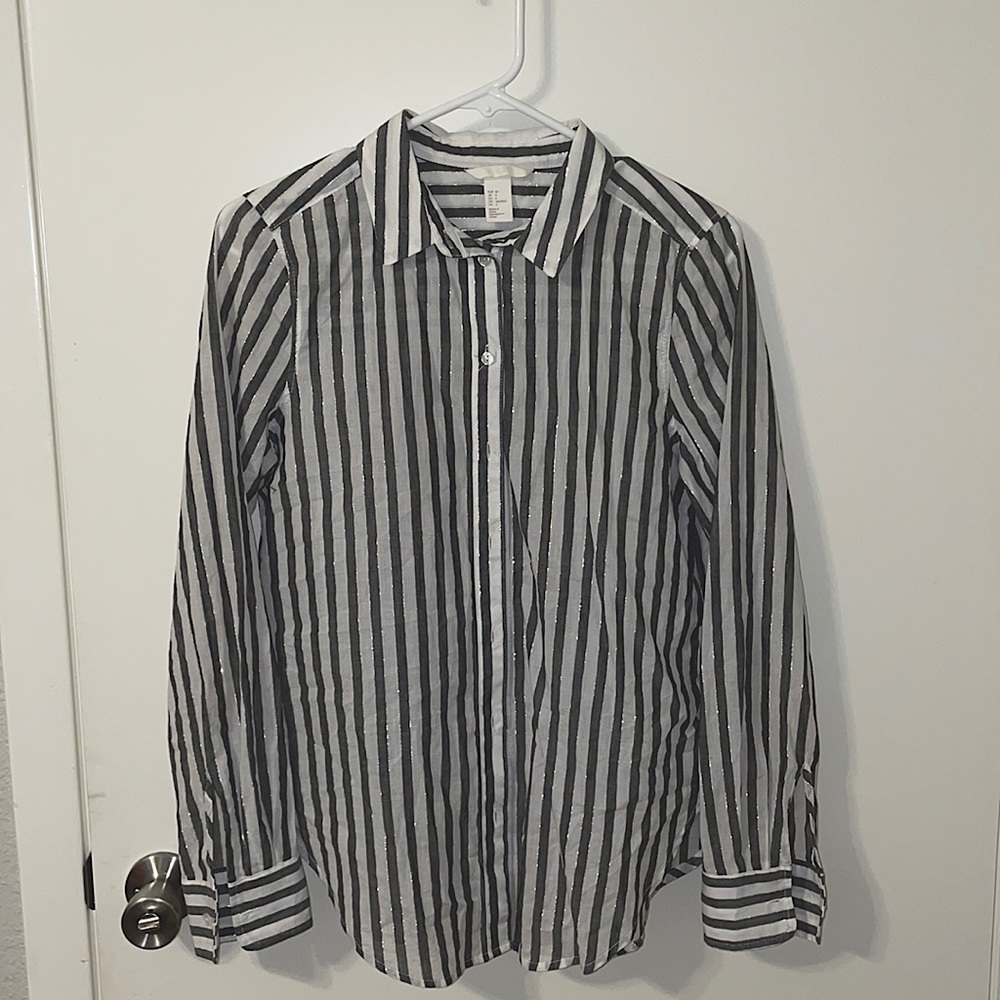 Woman’s H&M Shirt ✨